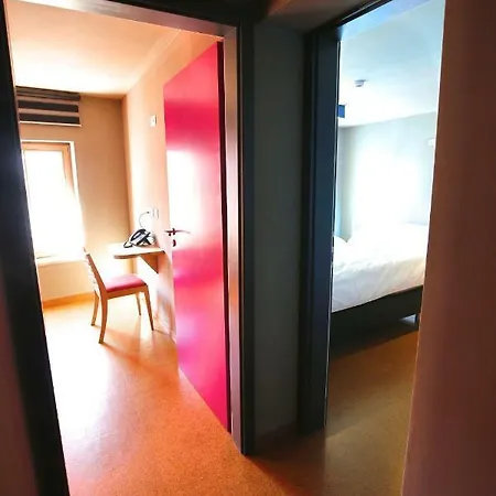 O Chomiere * スタヴロ